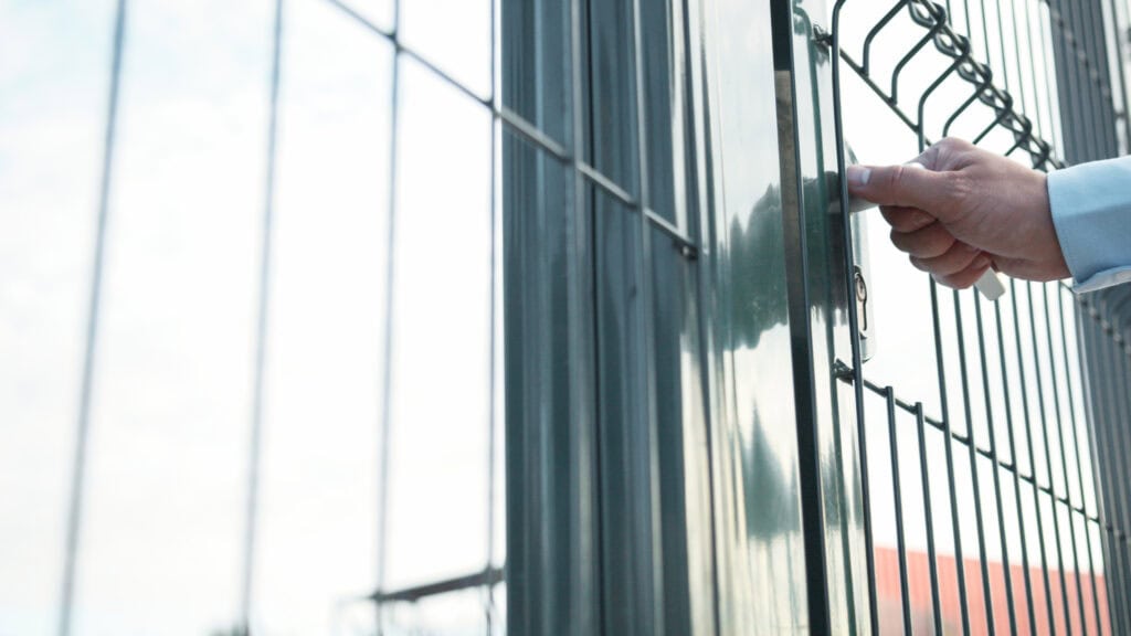 fencing contractor